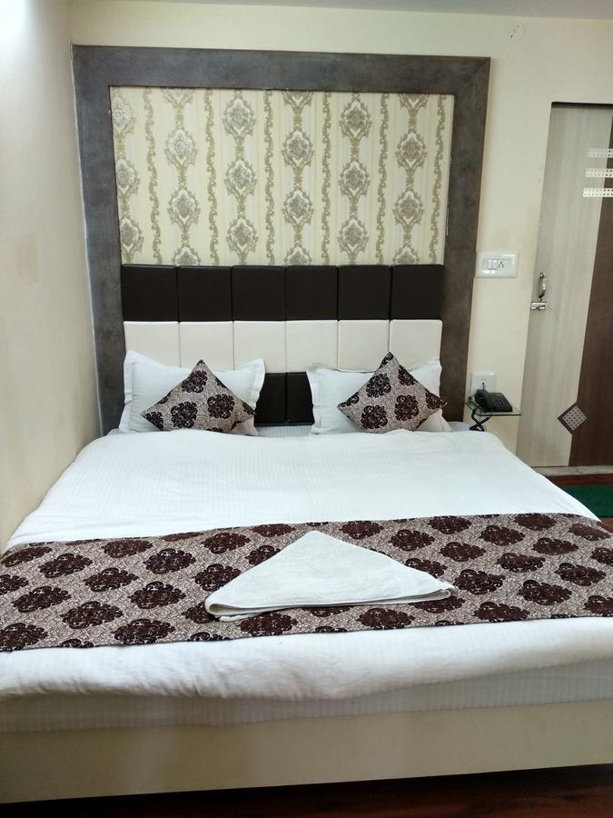 Hotel Ishwar Palace Jaipur Buitenkant foto